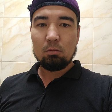 Adham Esanov